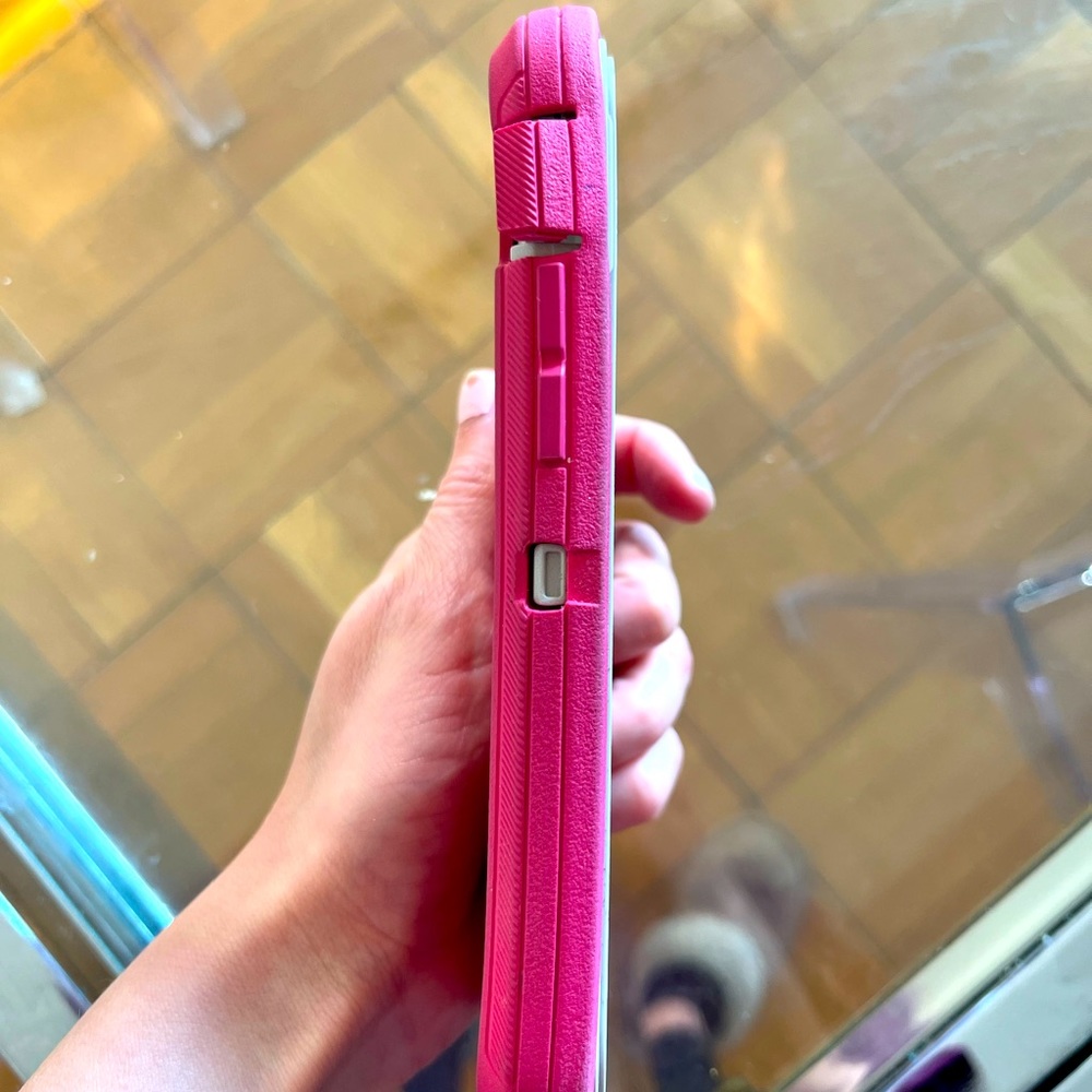 Used otterbox 11 pro defender in perfect condition